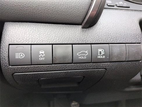 Used 2023 Toyota Camry SE image 17