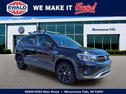 Used 2023 Volkswagen Taos SE w/ Panoramic Sunroof Package