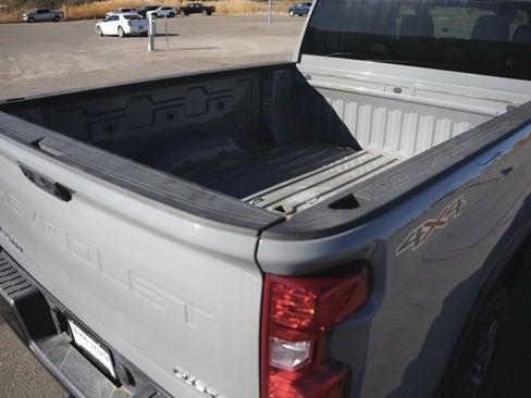 Used 2024 Chevrolet Silverado 2500 Custom w/ Custom Convenience Package image 9