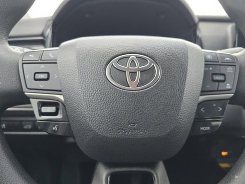 Used 2025 Toyota Camry LE image 27