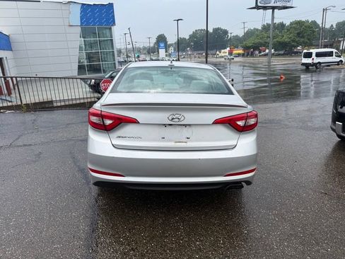 Used 2016 Hyundai Sonata SE FWD image 7