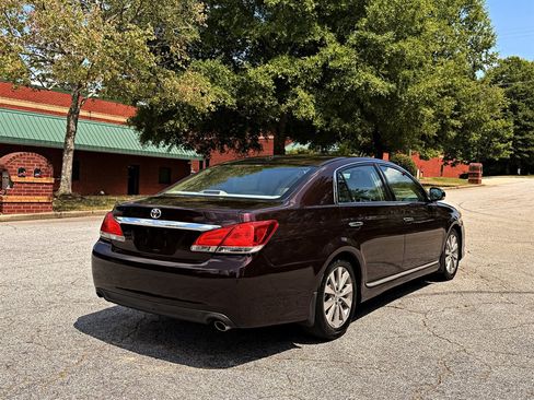 Used 2011 Toyota Avalon Limited FWD image 5