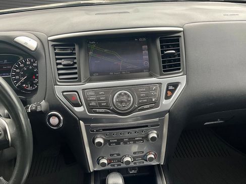 Used 2018 Nissan Pathfinder SL w/ SL Premium Package AWD/4WD image 9
