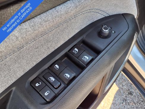 Used 2024 Jeep Compass Latitude AWD/4WD image 17