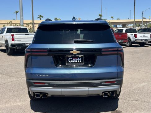 Certified 2025 Chevrolet Traverse LT FWD image 4
