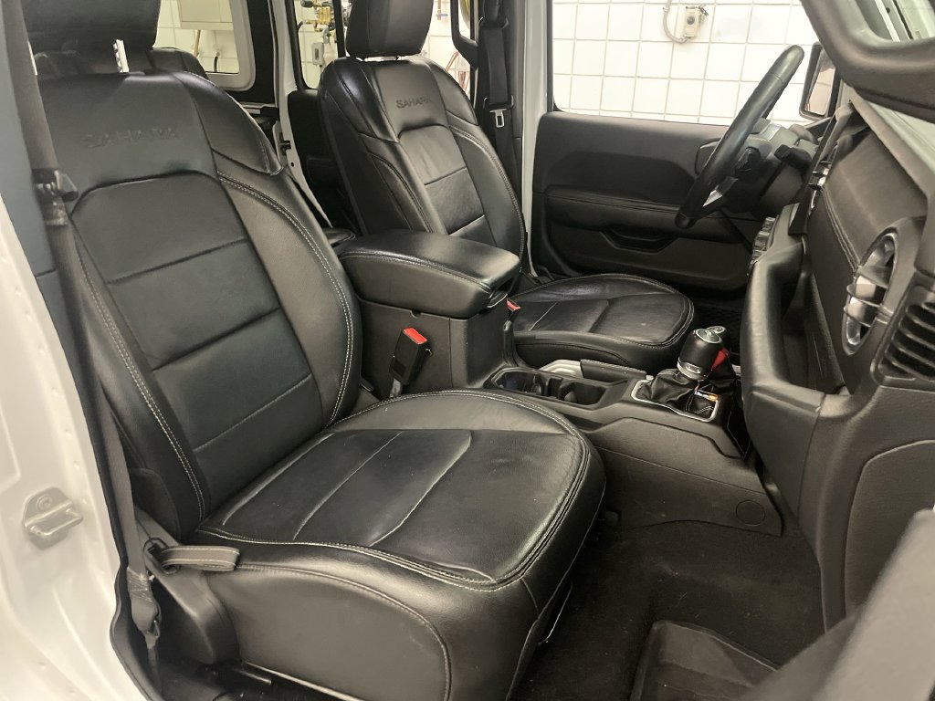 Used 2018 Jeep Wrangler Unlimited Sahara AWD/4WD image 21