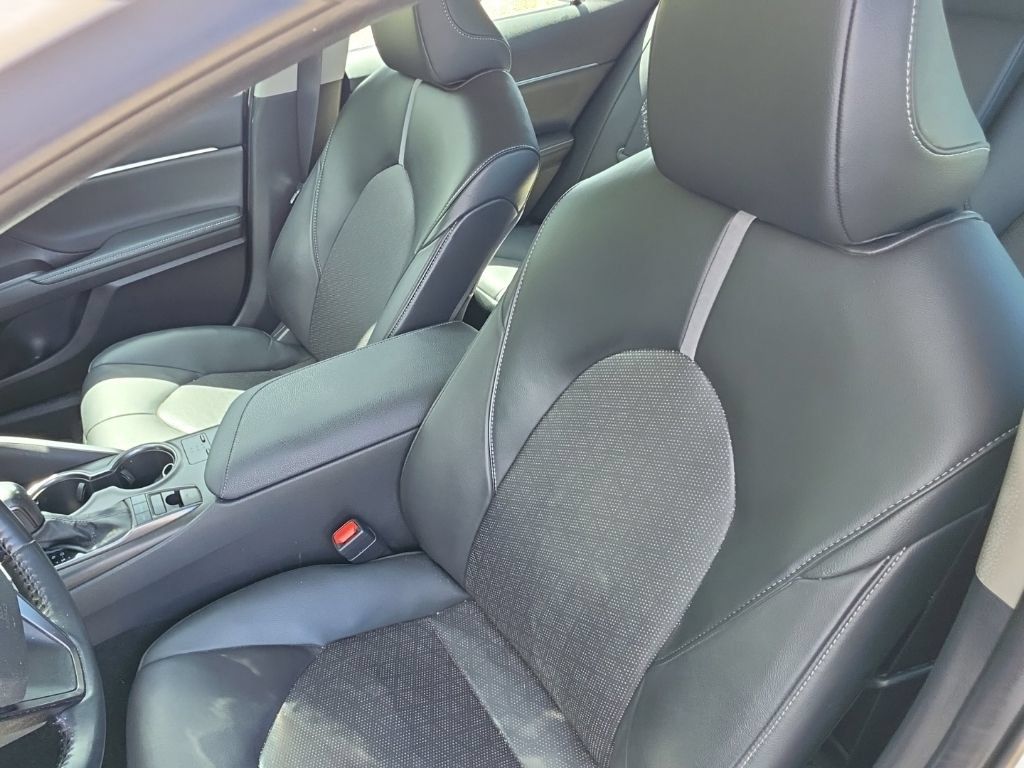 Used 2022 Toyota Camry XSE FWD image 8