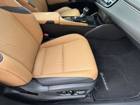 Used 2023 Lexus ES 350 Ultra Luxury w/ Accessory Package (Z2) FWD image 45