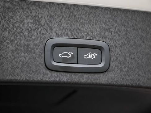 Certified 2026 Volvo XC40 B5 Plus AWD/4WD image 41