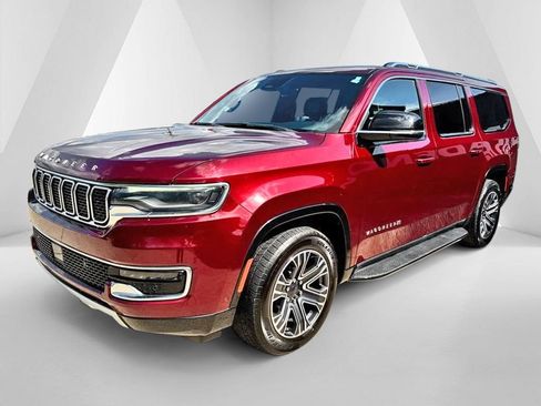 Used 2024 Jeep Wagoneer L Series II w/ Flexible Seating Group AWD/4WD image 3