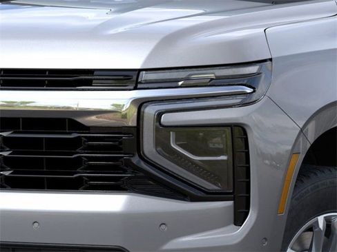 New 2026 Chevrolet Suburban LS image 10