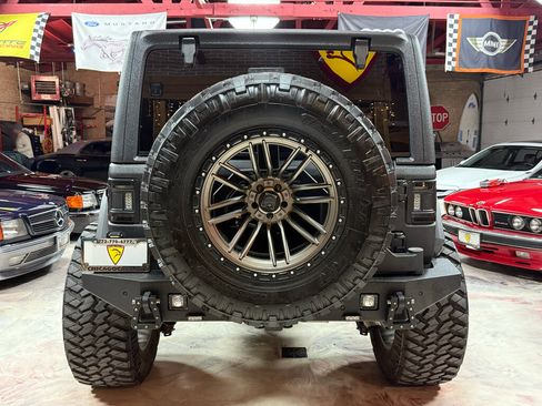 Used 2023 Jeep Wrangler Unlimited Rubicon 392 w/ Xtreme Recon 35" Tire Package AWD/4WD image 6