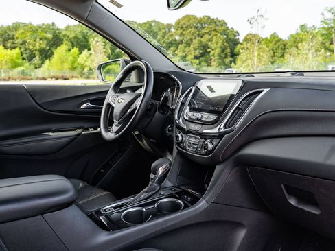 Used 2023 Chevrolet Equinox Premier AWD/4WD image 12