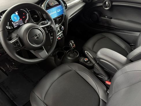 Used 2022 MINI Cooper 2-Door Hardtop FWD image 11