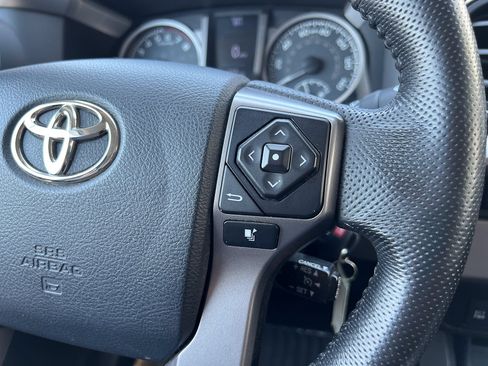 Used 2016 Toyota Tacoma SR5 RWD image 16