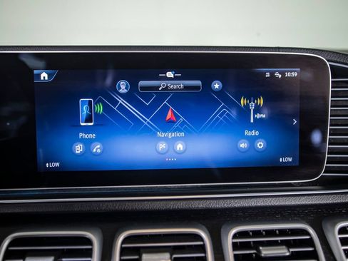Used 2024 Mercedes-Benz GLS 450 4MATIC w/ AMG Line Exterior image 32