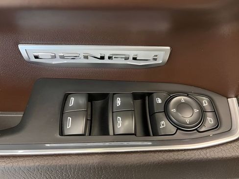 Certified 2022 GMC Sierra 1500 Denali w/ Denali Carbonpro Edition image 14