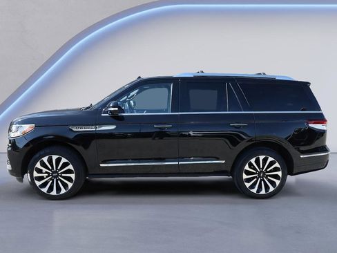 Certified 2024 Lincoln Navigator Reserve AWD/4WD image 3