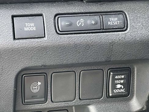 Used 2022 Nissan Frontier Pro-X image 18