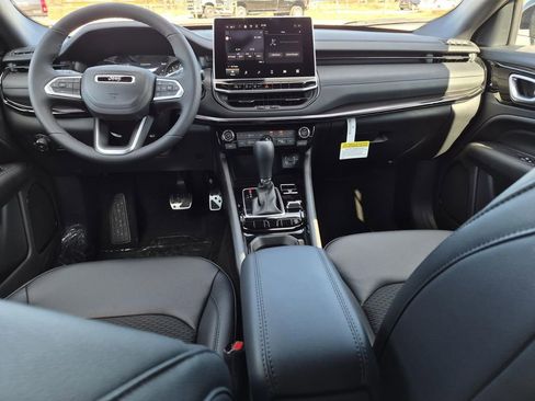 New 2026 Jeep Compass Latitude image 16