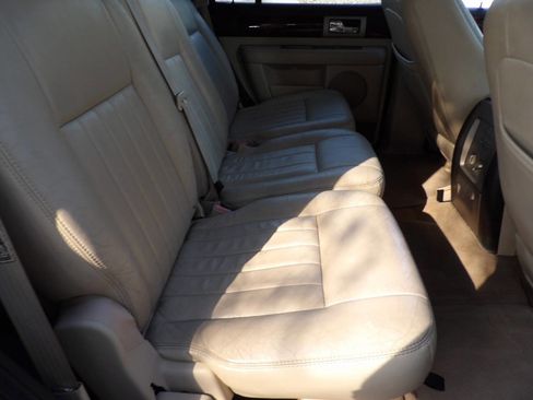 Used 2003 Lincoln Navigator Luxury image 24