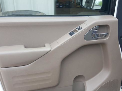 Used 2016 Nissan Frontier SV image 19