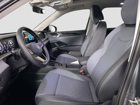 New 2026 Volkswagen Tiguan SE image 19