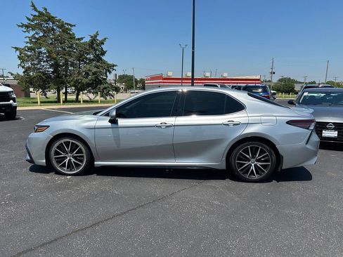Used 2021 Toyota Camry XSE FWD image 6