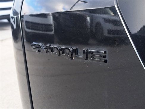 Certified 2023 Land Rover Range Rover Evoque SE image 11