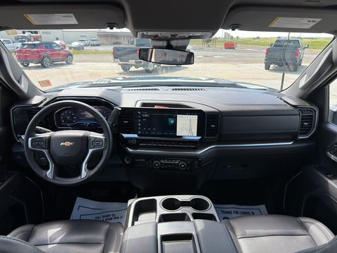 Used 2025 Chevrolet Silverado 2500 LT AWD/4WD image 16