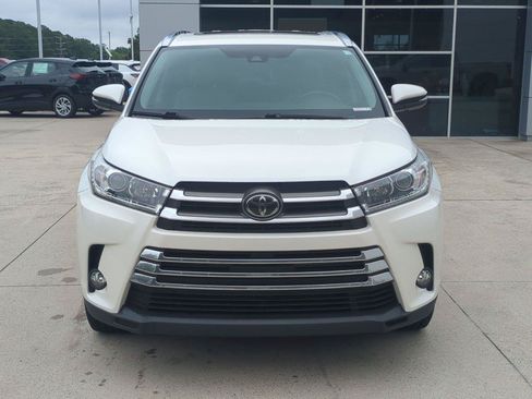 Used 2018 Toyota Highlander Limited FWD image 8