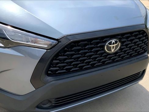 Used 2023 Toyota Corolla Cross LE image 28