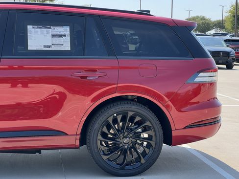 New 2025 Lincoln Aviator Reserve w/ Jet Appearance Package image 6