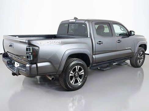 Used 2018 Toyota Tacoma TRD Sport w/ Technology Package AWD/4WD image 7