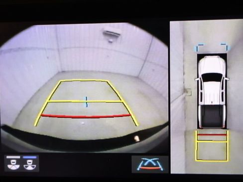 Used 2023 Toyota Tacoma TRD Off-Road w/ Advanced Technology Package image 29