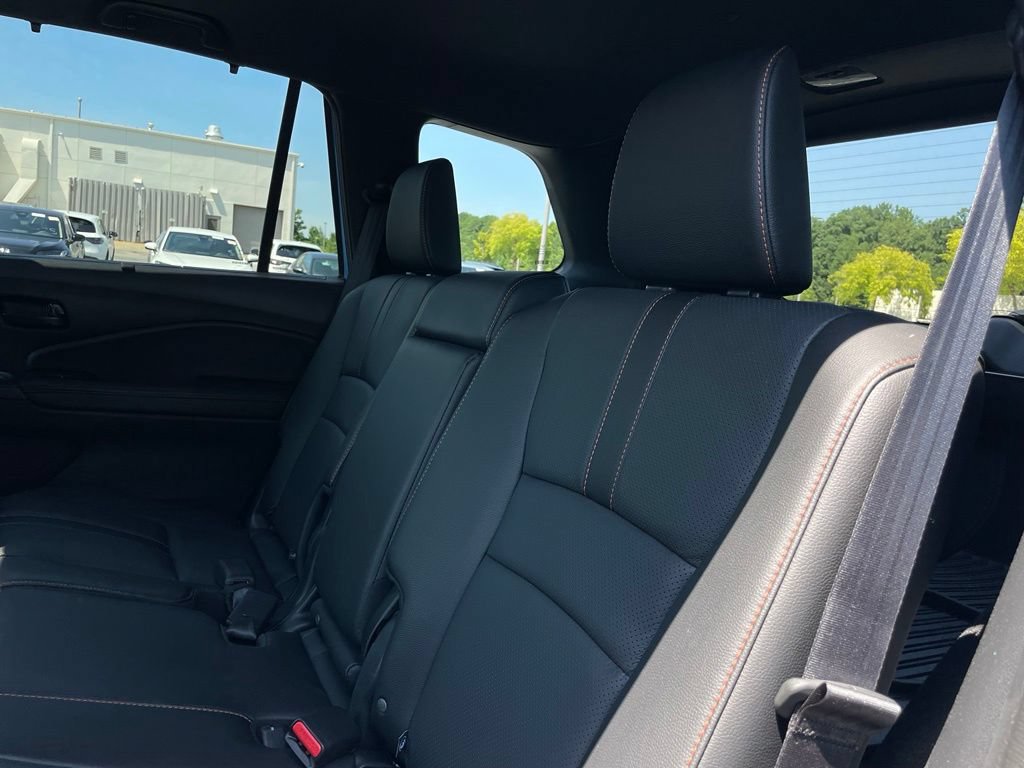 Certified 2025 Honda Passport TrailSport image 41