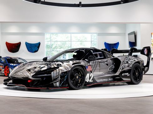 Used 2020 McLaren Senna RWD image 2
