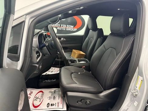 New 2026 Chrysler Voyager LX image 12