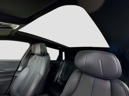Used 2025 Cadillac Lyriq Luxury RWD image 23