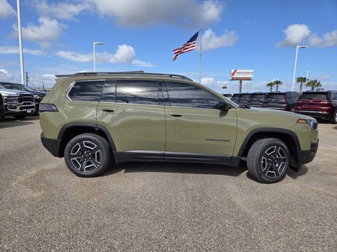 New 2026 Jeep Cherokee Laredo AWD/4WD image 8