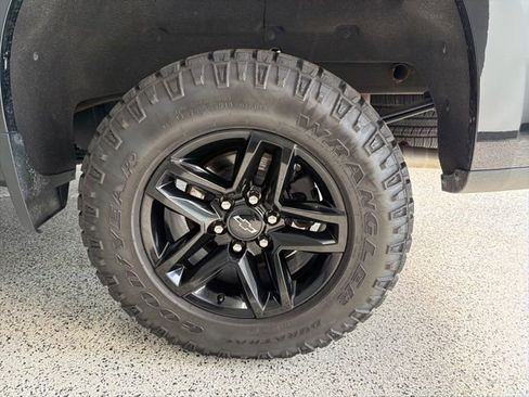 Used 2022 Chevrolet Silverado 1500 LT Trail Boss w/ LT Trail Boss Premium Package image 37