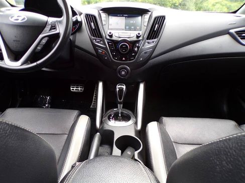 Used 2016 Hyundai Veloster Turbo w/ Option Group 04 FWD image 27