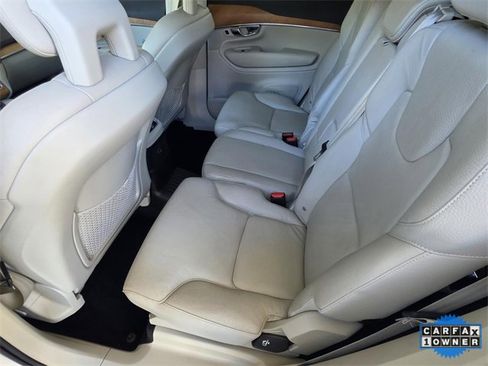 Used 2021 Volvo XC90 T8 Inscription Expression w/ Climate Package image 9