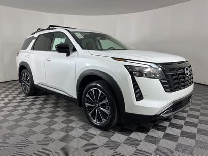 New 2026 Nissan Pathfinder Platinum w/ Cargo Package