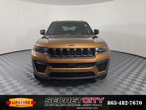 New 2026 Jeep Grand Cherokee Limited AWD/4WD image 2