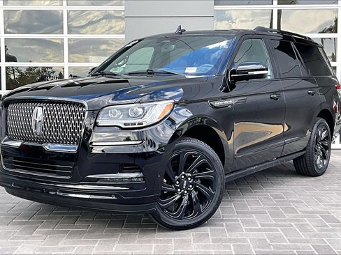 Used 2022 Lincoln Navigator Reserve RWD image 1