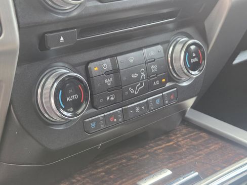 Used 2017 Ford F450 Platinum w/ Platinum Ultimate Package image 15