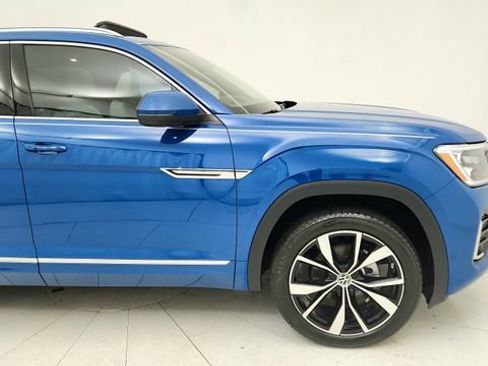 Used 2025 Volkswagen Atlas Cross Sport SEL Premium R-Line AWD/4WD image 7