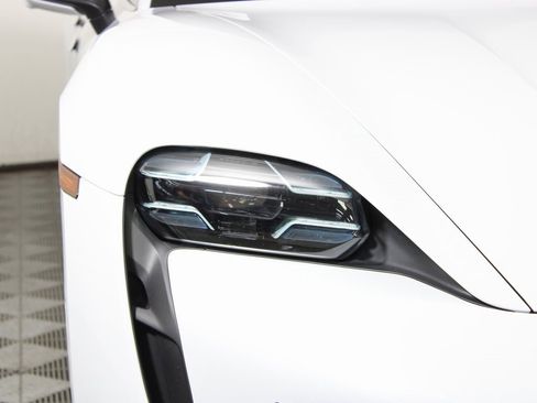 Used 2020 Porsche Taycan Turbo image 11