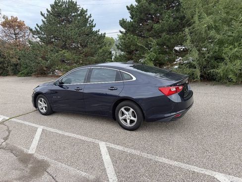 Used 2016 Chevrolet Malibu LS FWD image 2